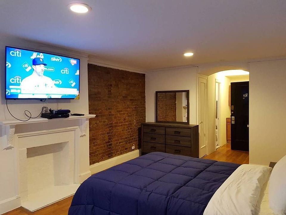 1st image of 305 E 44th St APT 3c