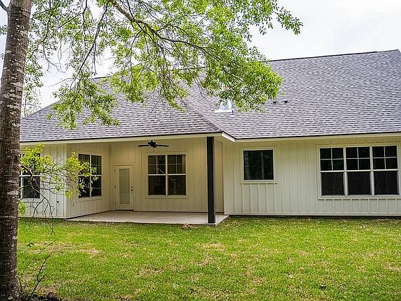 3rd image of 8205 Royal Oaks Dr