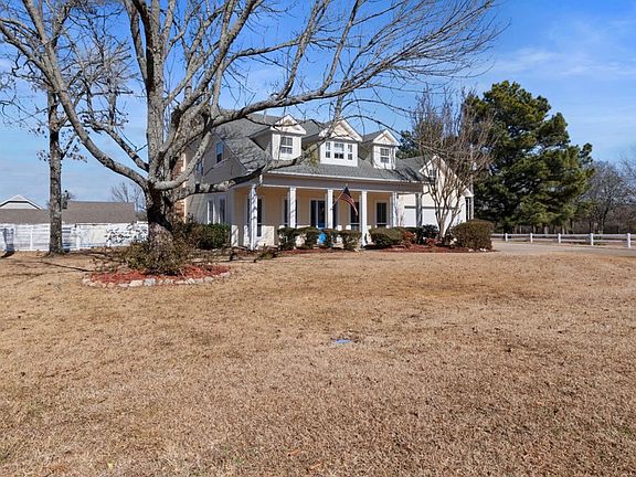2nd image of 2109 Lovebird Ln