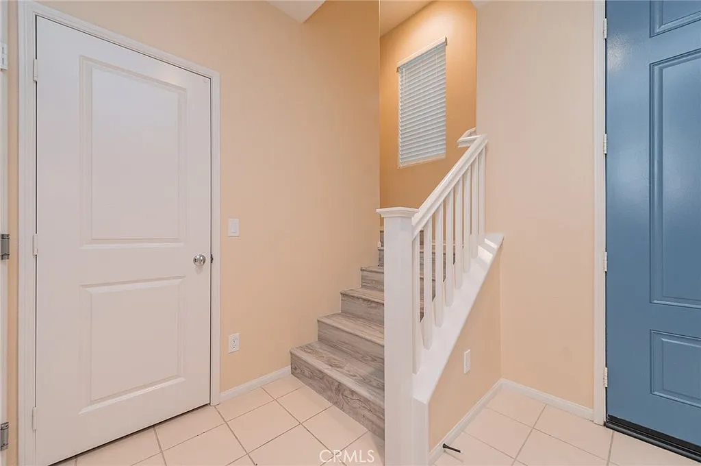 3 bed, 2.5 bath, 1614 sqft, $3,200 — Photo 4