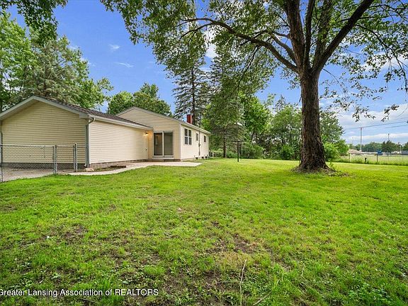 2nd image of 1717 Tuscany Ln