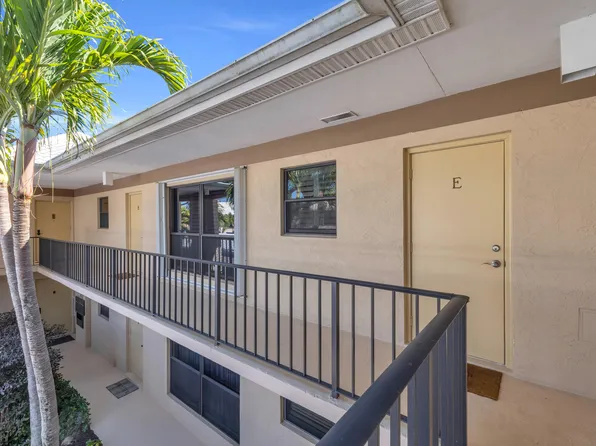 4 SE Turtle Creek Drive #E, Jupiter, FL 33469