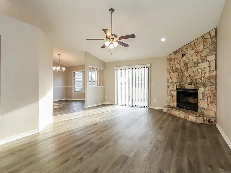 7749 Pikes Peak Dr — Photo 3