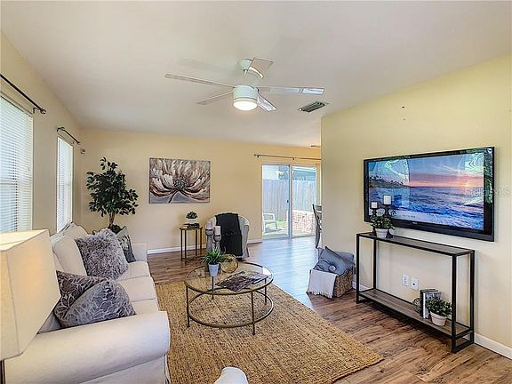 3rd image of 798 Wakulla Dr SE