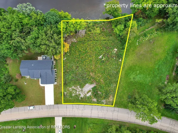 7428 Cedar Ridge Dr, Portland, MI 48875