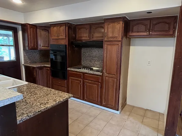 7711 Sausalito Ave, Canoga Park, CA 91304