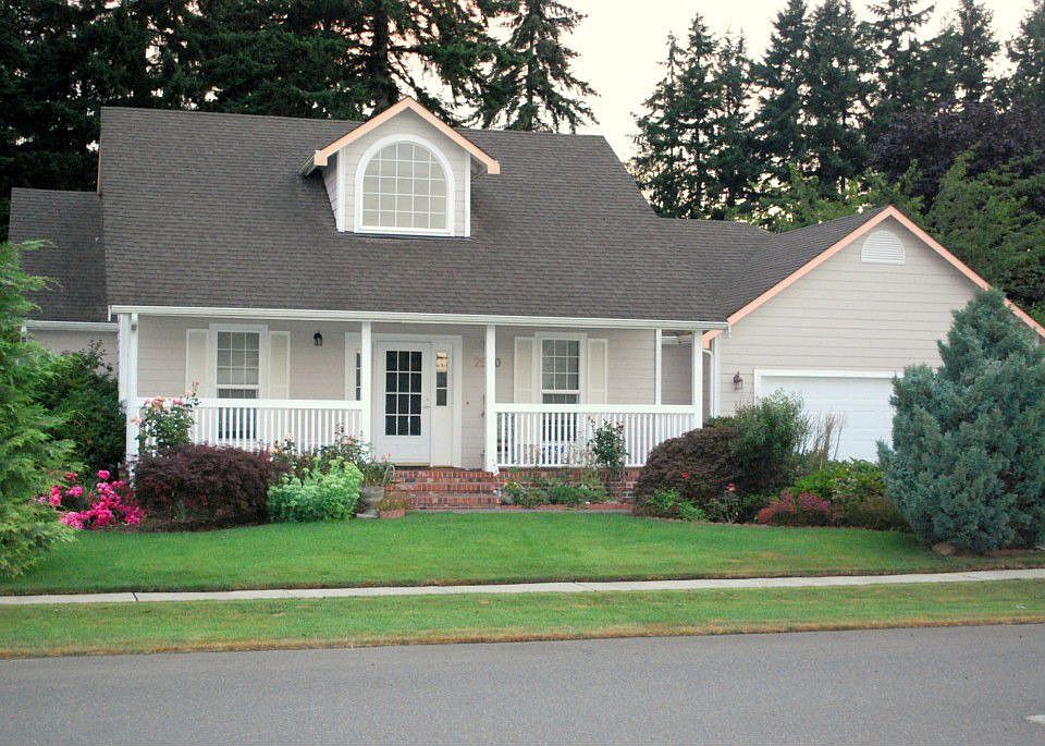 1st image of 2520 20th Ave NE