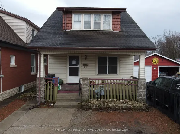 35 Vauxhall St, London, ON N5Z 1B3