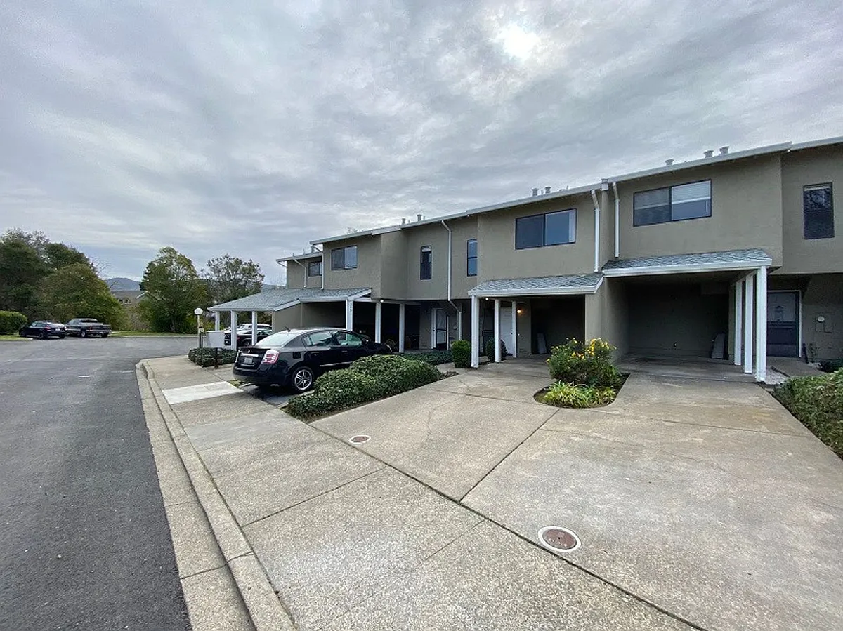 Building Photo - Adobe Creek Apartments