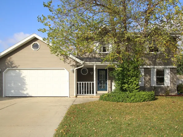 10681 S McGraw Dr, Oak Creek, WI 53154