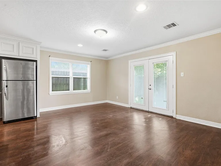 505 Malvern Ave — Photo 4