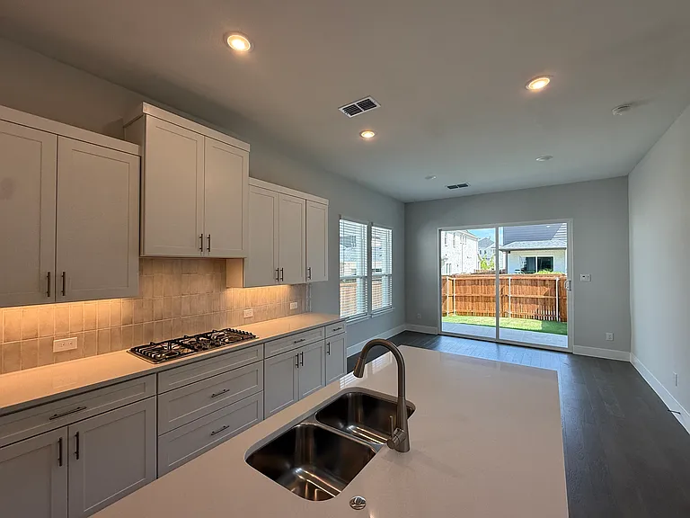 11728 Chartwell Ct — Photo 5