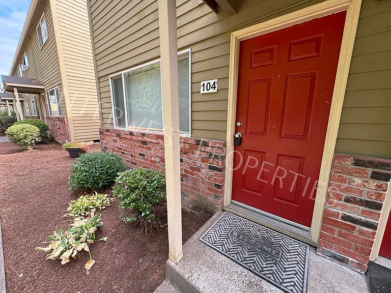 16705 NE Halsey St #106 — Photo 2