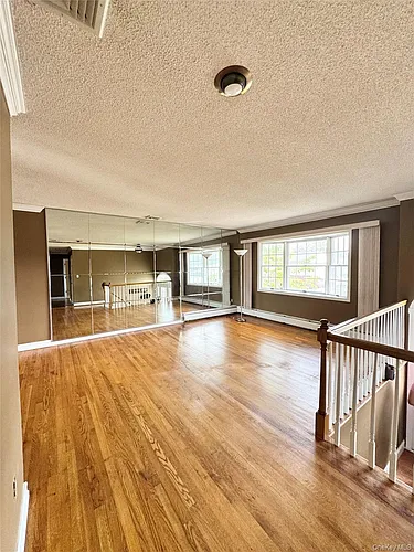 255 Brookside Ct Photo 1
