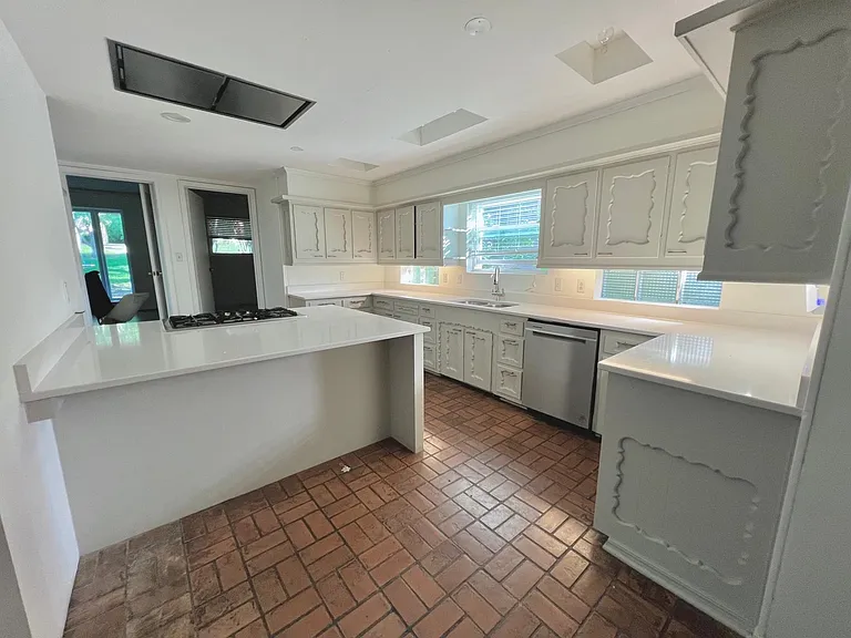 8162 San Leandro Dr — Photo 6