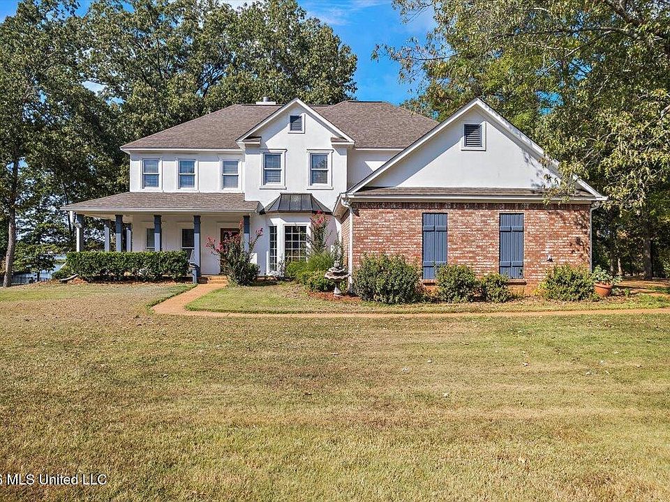 1st image of 150 Lake Ridge Dr