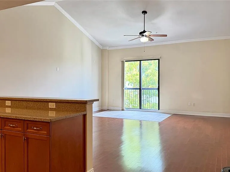 350 Carolina Ave #407 — Photo 4