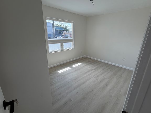 2nd image of 942 Akepo Ln #F