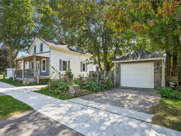 1126 Queens Bush Rd, Wellesley, ON N0B 2T0