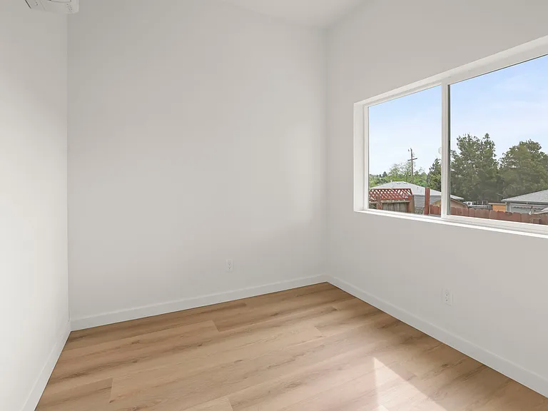 1230A Palm Ave — Photo 17