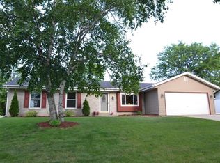 2009 Ramona Rd, Waukesha, WI 53186