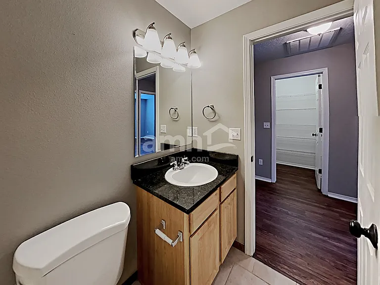 1038 N Cambrick Dr — Photo 13