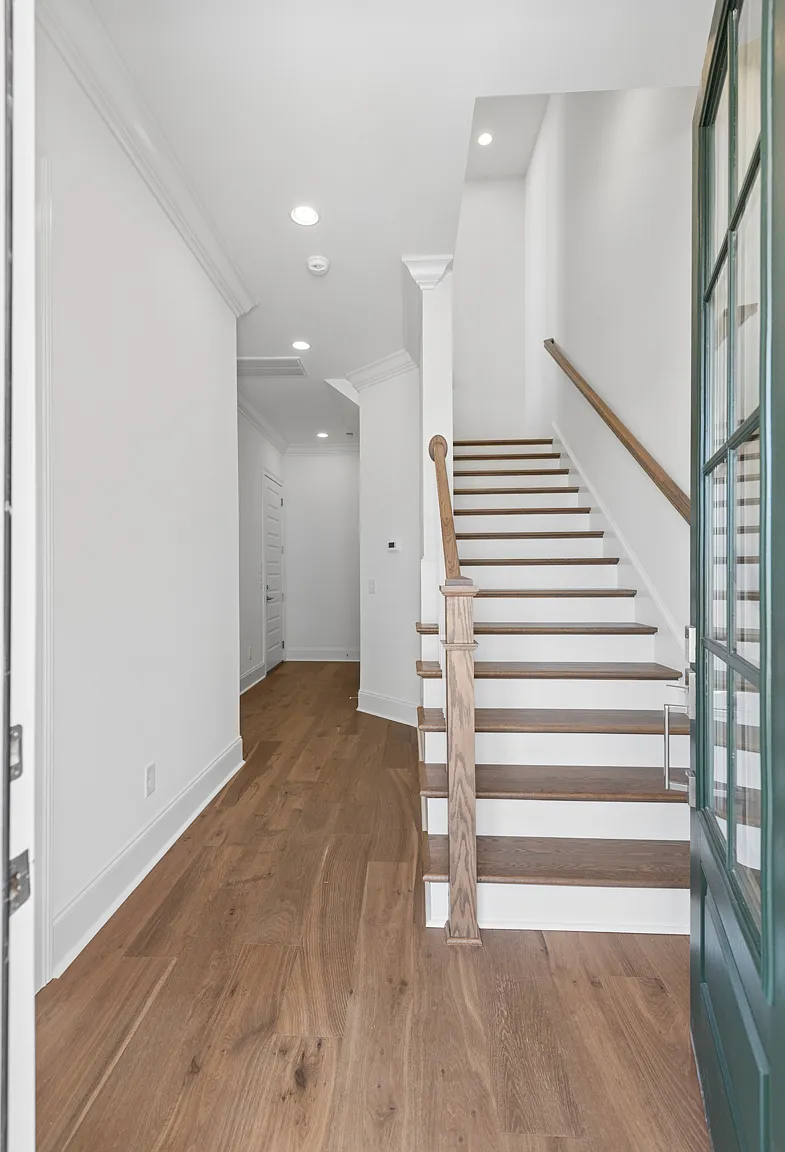 3 bed, 3.5 bath, 2286 sqft, $5,500 — Photo 4