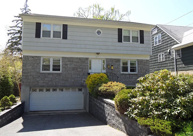 3 bed, 1.5 bath, 1545 sqft, $4,600 — Photo 1