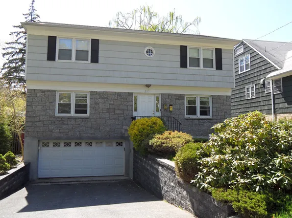 219 S Barry Ave Floor 1, Mamaroneck, NY 10543