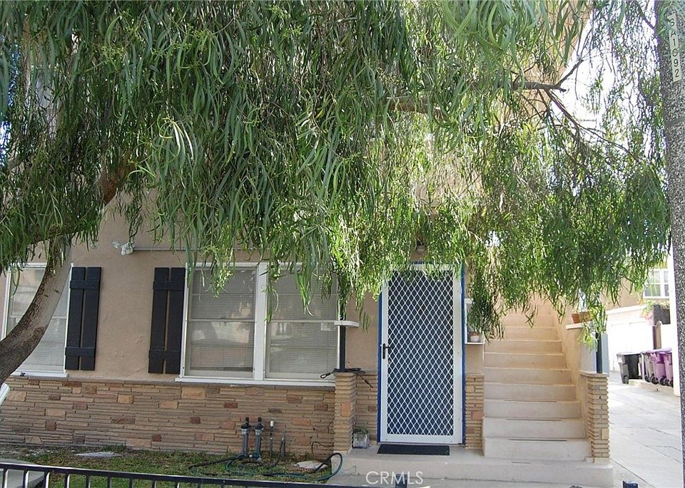 1st image of 20 Roycroft Ave