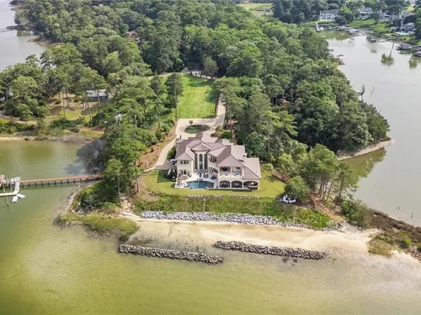 1680 Godfrey Ln, Virginia Beach, VA 23454