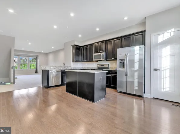 730 Sky Bridge Dr, Upper Marlboro, MD 20774