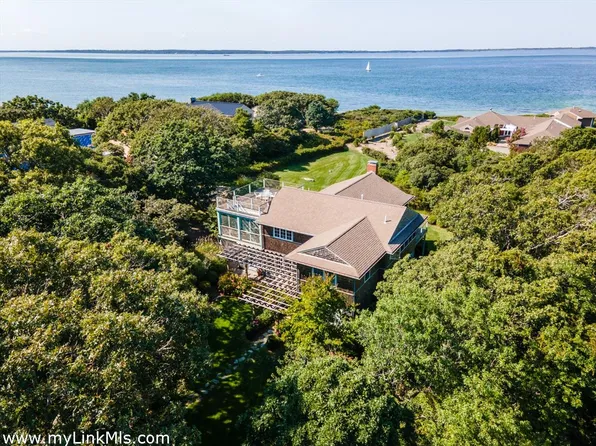 43 Naushon Rd, West Tisbury, MA 02575