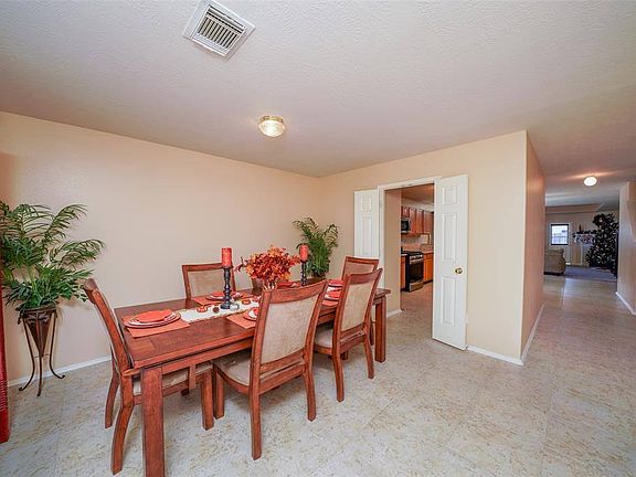 5th image of 10406 Hurst Hill Ln