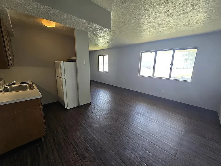 990 Grand Ave #4 — Photo 3