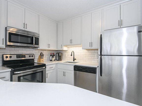 4th image of 1660 N Prospect AVENUE #805