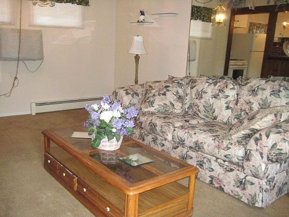 3rd image of 10 Audrey Ln