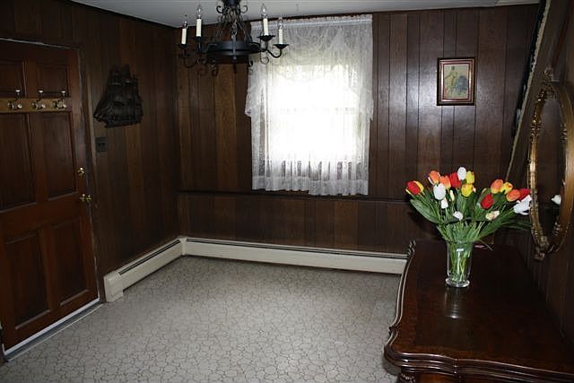 ENTRY FOYER