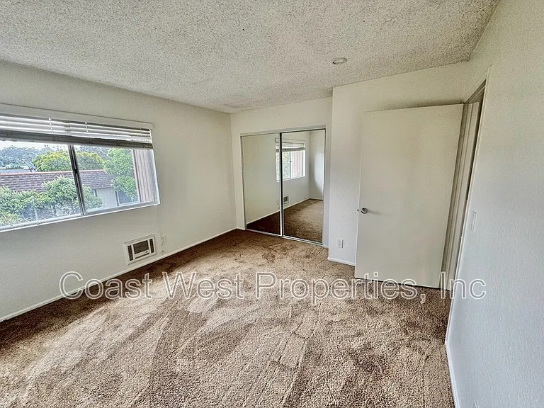 129 Jupiter St E — Photo 13