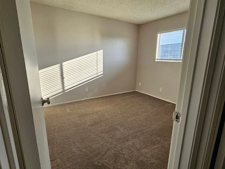 Del Mar Apartment Homes — Photo 35