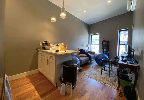 Rented by Nooklyn NYC LLC | media 39