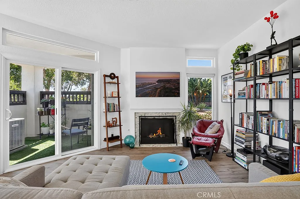 2 bed, 820 sqft, $4,500 — Photo 4