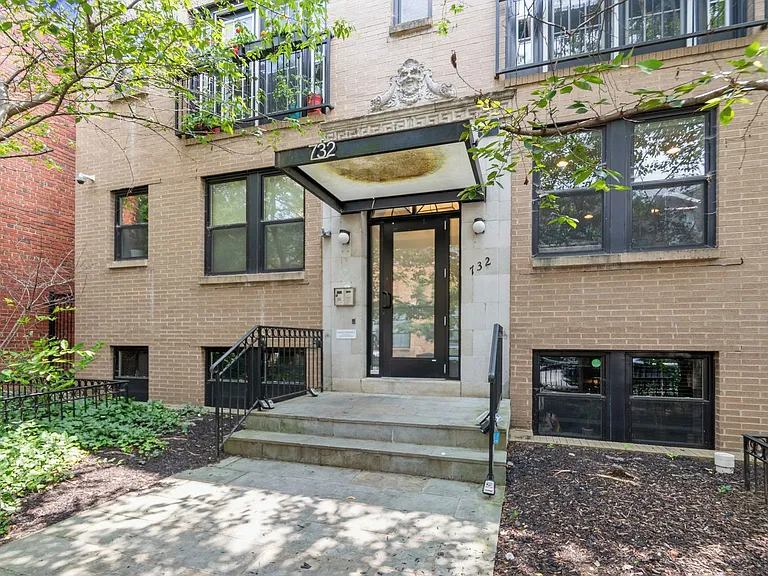 732 Lamont St NW #202 — Photo 13