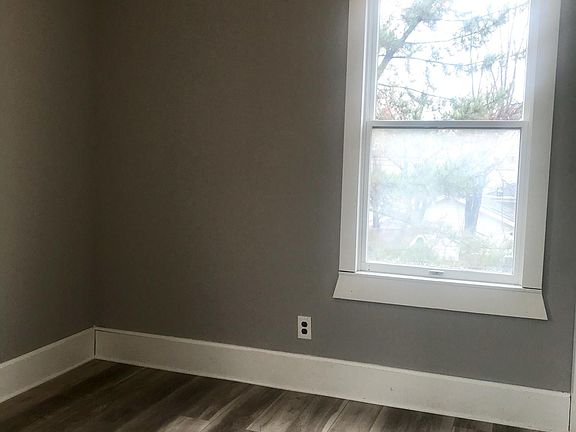 3rd image of 210 Harvard Ave