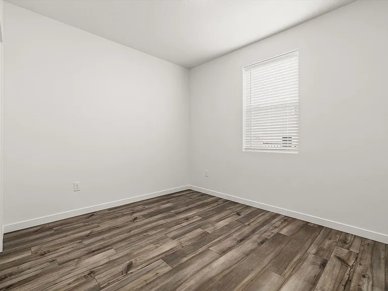 1845 N Black Cyprus Ave — Photo 11