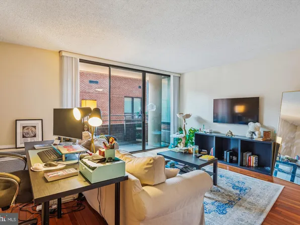 2141 P St NW APT 605, Washington, DC 20037