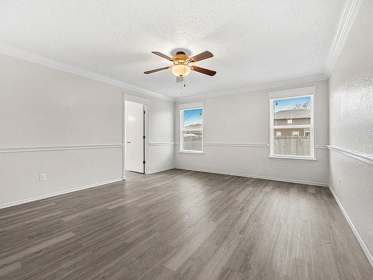 1005 Judy Ln — Photo 11