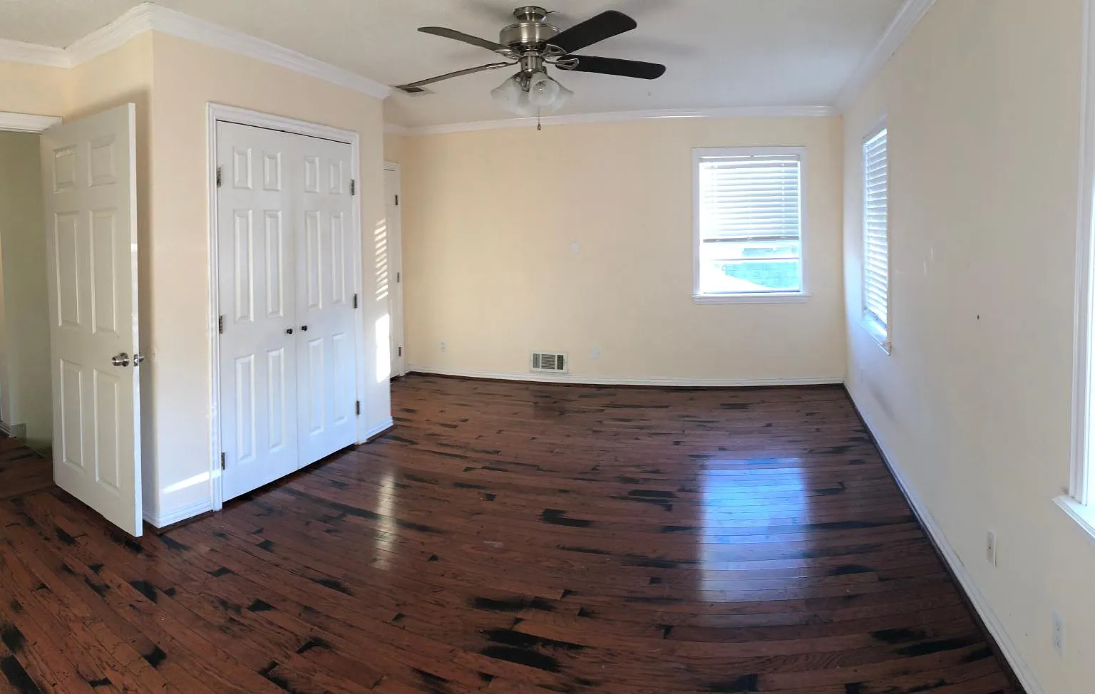 3 bed, 2106 sqft, $2,300 — Photo 3
