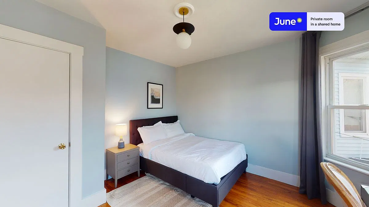 Full bedroom in 3 bed/2 bath home in Brighton #445 C — Photo 1