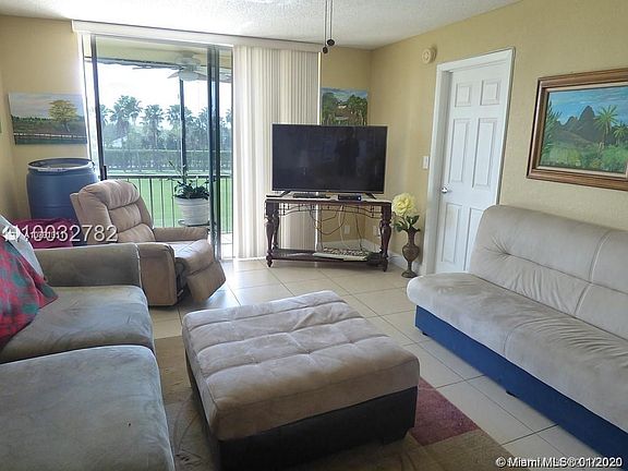 2nd image of 9820 S Hollybrook Lake Dr APT 305